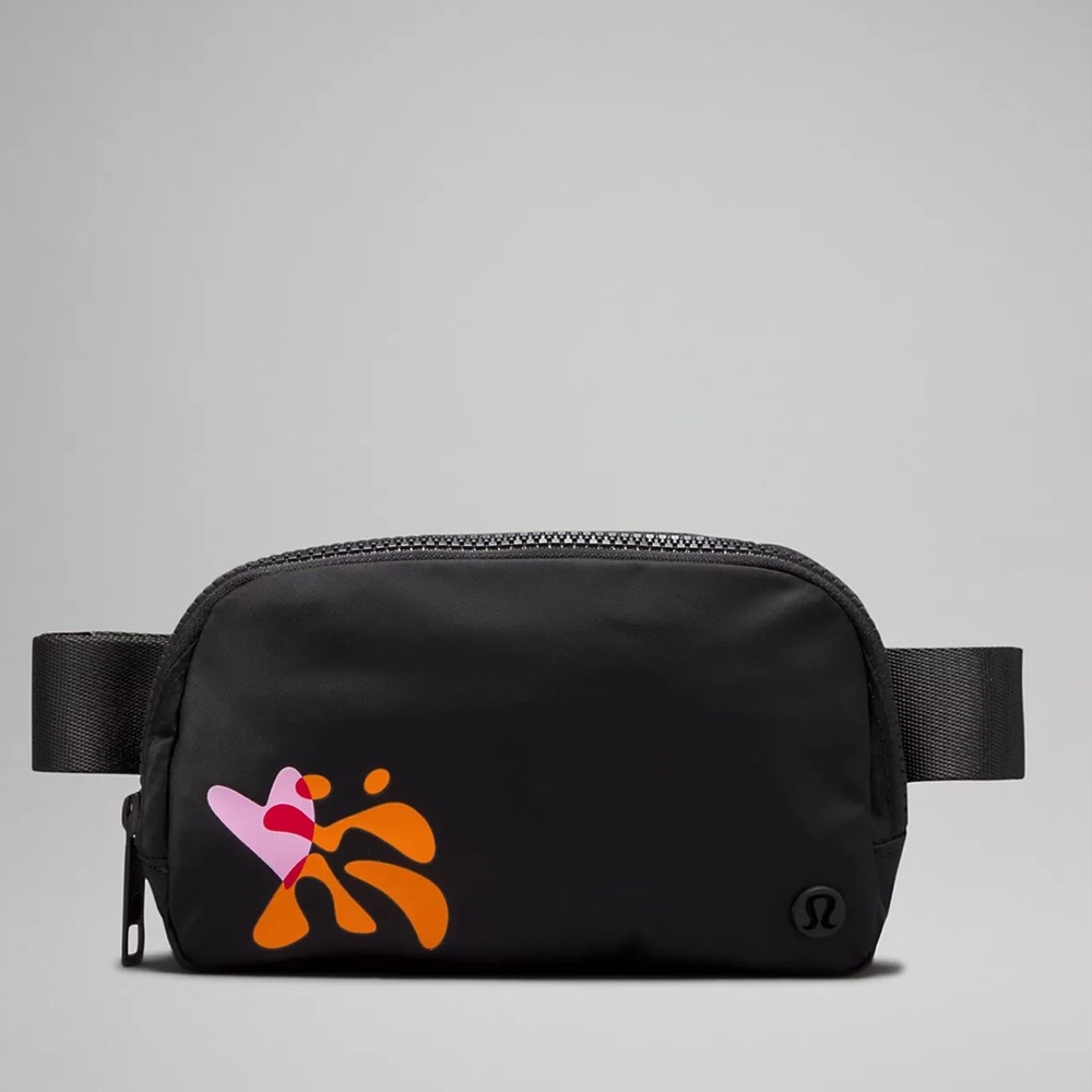 LULULEMON | Everywhere Belt Bag 1L Pride